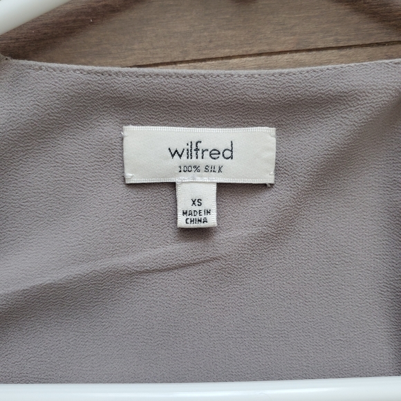 EUC Aritzia 100% Silk Rians Blouse - Picture 2 of 4